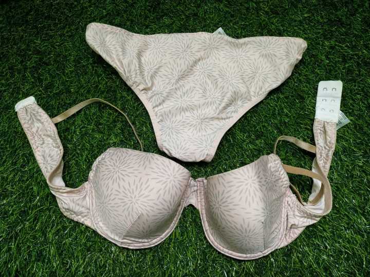 Fashoinable%20Foam%20Bra%20and%20Panty%20Set%20For%20Women%20-%20Image%203