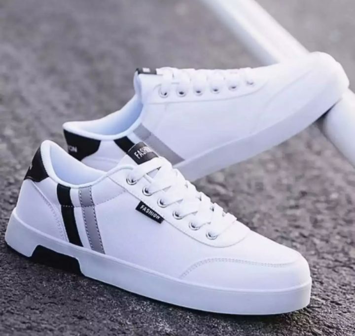 Trendy%20Shoes%20For%20Men%20with%20High-Quality%20Fabrics%20and%20Breathable%20Outdoor%20Sport%20Sneakers%20-%20Lightweight%20Air%20Mesh%20Men%20Sneakers%20-%20Comfortable%20All%20Seasons%20-%20Image%203