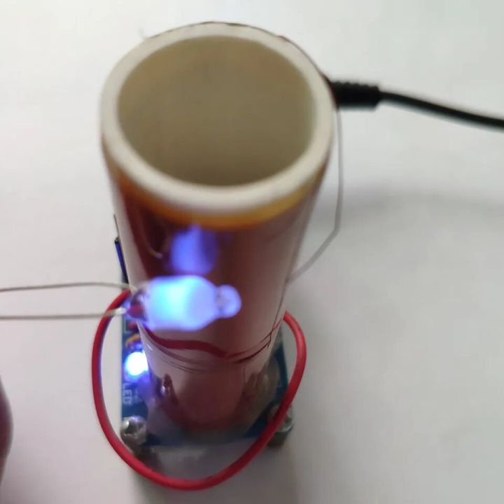 【YIYANGMAOYI111】20pcs 4mm Blue Neon Light Sign NeonLight With Resistance 150K for 220V GLOW Lamp Bulb NE-2B Lampada