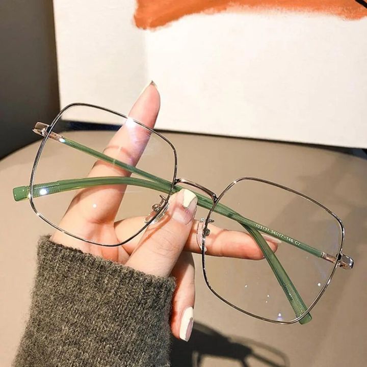 Vintage%20New%20Square%20Metal%20Frame%20Glasses%20Women%20Fashion%20Optical%20Myopia%20Blocking%20Eyewear%20Popular%20Reading%20Anti-blue%20Light%20Eyeglasses%20-%20Image%203
