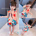 Suspender shorts 2023 new girl baby casual dress two-piece set, stylish children's summer fashion trend.