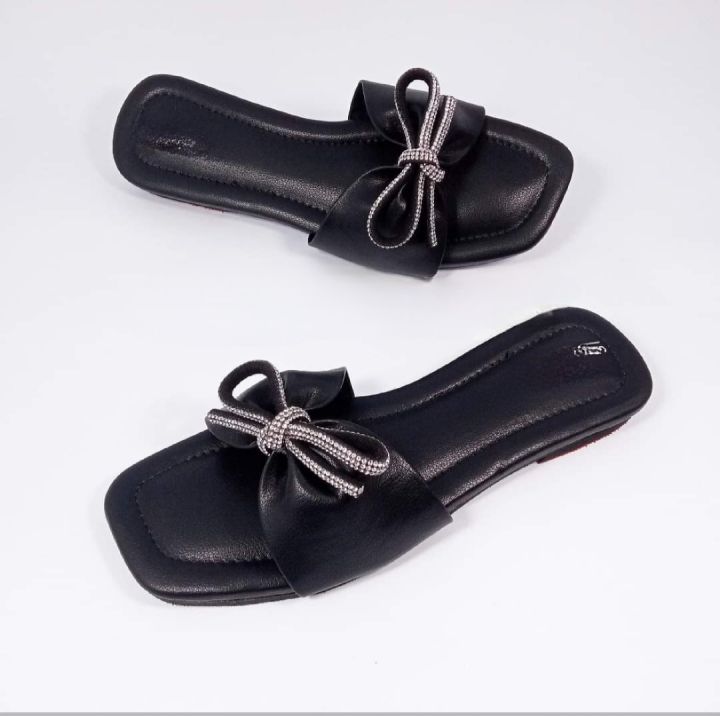 Flat Sandals For Women Fashionable Flat Shoes For Regular Use