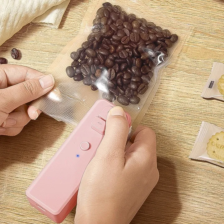 2%20In%201%20Heat%20Sealer%20Mini%20Handheld%20Sealing%20Vacuum%20Machine%20Portable%20USB%20Charging%20Food%20Snack%20Plastic%20Storage%20Bag%20Sealer%20Packing%20Bag%20-%20Image%207