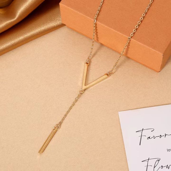 New%20Stylish%20Short%20Necklaces%20For%20Woman-%20V%20Necklaces%20-%20Image%203