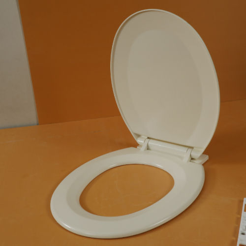 Premium%20Adjustable%20Round%20Toilet%20Seat%20Cover%20with%20Hydraulic%20Hinge,%20Durable%20Plastic,%20M-704%20-%20Image%204