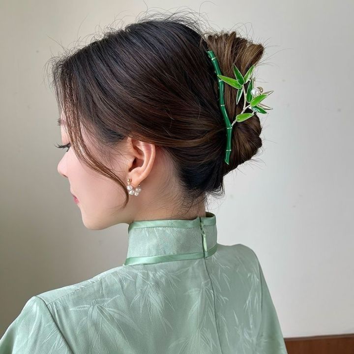 Korean%20Design%20Premium%20Green%20Bamboo%20Claw%20Clips%20-%20Image%205