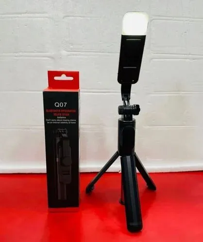 Q07%20Foldable%20Selfie%20Stick%20Tripod%20with%20Bluetooth%20Remote%20and%20Fill%20Light%20100cm%20-%20Image%202