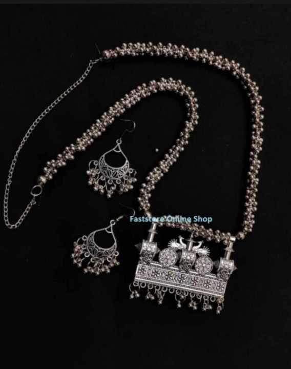 Trendy%20Women's%20Sita%20Necklace%20Set%20for%20Party%20and%20Special%20Occasions%20-%20Image%205