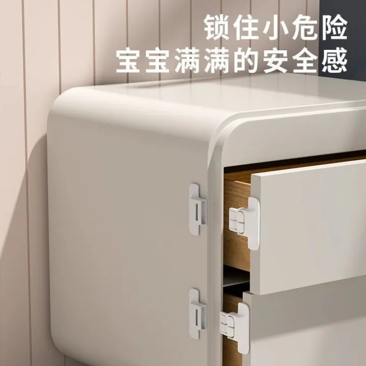 Children%20Secure%20Fridge%20Freezer%20Lock,%20Home%20Security%20Protection%20-%20Cabinet%20Locks%20&%20Straps%20-%20Image%206