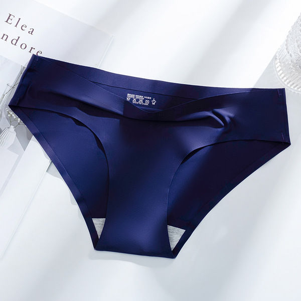 Ultra-Thin%20Seamless%20Ice%20Silk%20Panties%20%E2%80%93%20Soft%20&%20Breathable%20Comfort%20for%20Women%20-%20Image%203