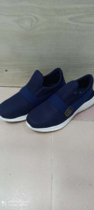 Shoes%20For%20Men%20Sneakers:%20Lightweight,%20Breathable,%20Comfortable%20Casual%20Shoes%20For%20Walking%20-%20Perfect%20Blend%20of%20Style%20and%20Comfort%20-%20Image%204