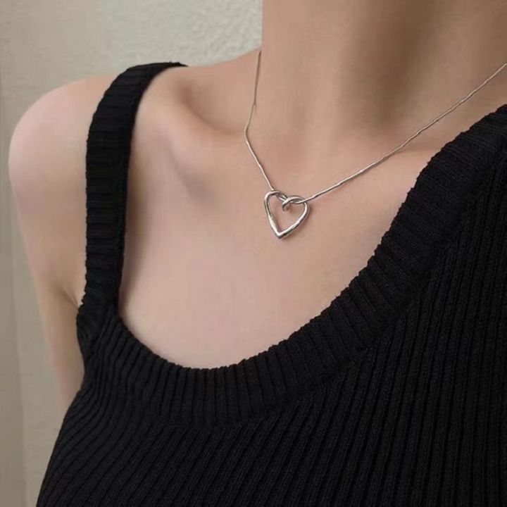 Japan%20and%20South%20Korea%20summer%20new%20simple%20hollow%20love%20titanium%20steel%20necklace%20women's%20light%20luxury%20niche%20ins%20Korean%20temperament%20clavicle%20chain%20-%20Image%202