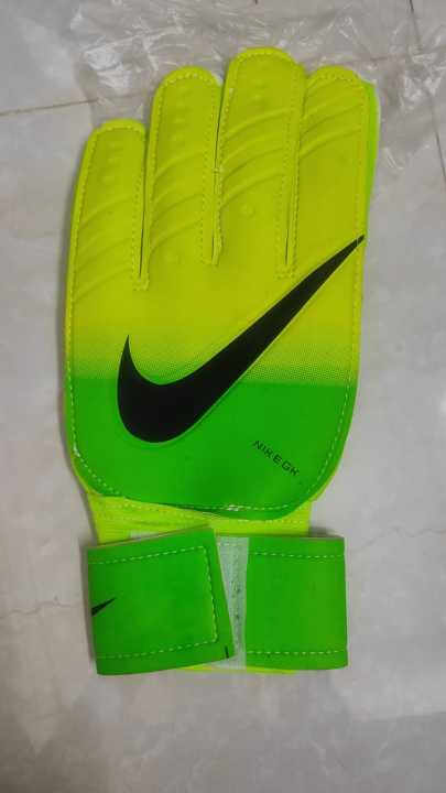 Football%20Hand%20Gloves%20-%20Yellow%20and%20Green%20-%20Image%205