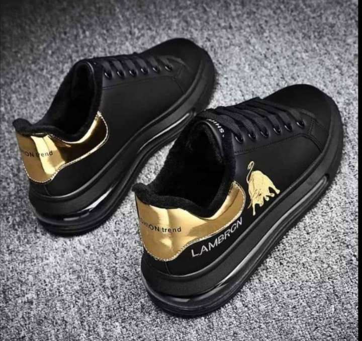 High-Quality%20Sports'%20Sneakers%20Men's%20Casual%20Shoes%20Men's%20Fashion%20Sneakers%20Flyknit%20Lightweight%20Slip-On%20Men%20-%20Image%204