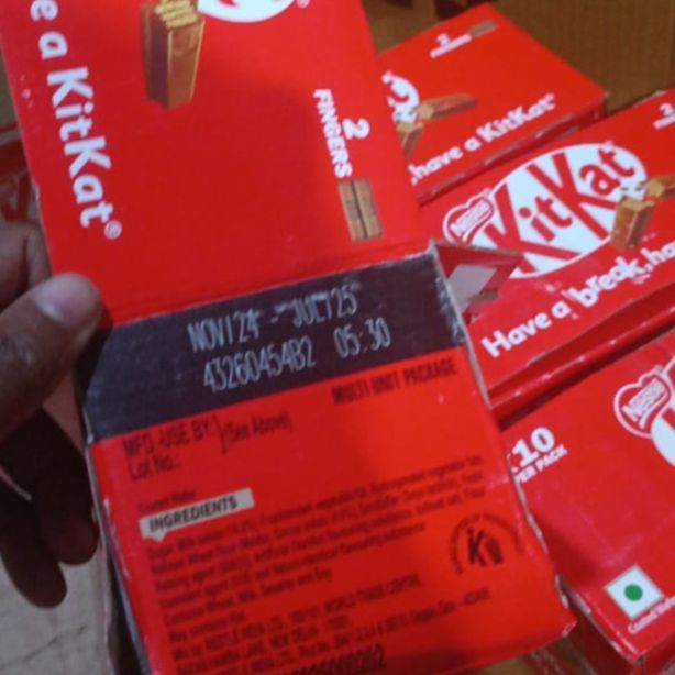 kitkat%203%20%20finger%20choclate%201%20box%20(28%20pcs)%20indian%20-%20Image%203