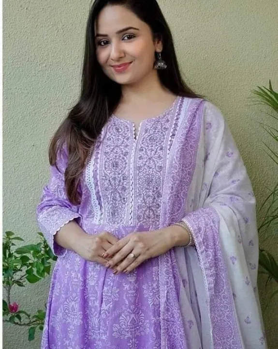 New%20Exquisite%20Collection%20-%20High-Quality%20Cotton%20Printed%20Three%20Piece%20Gown%20for%20Women%20-%20Image%204