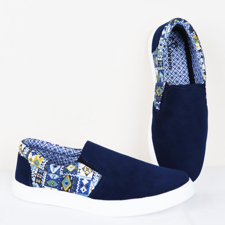 Fashionable%20Blue%20Black%20And%20Cream%20Color%20JAPANESE%20Casual%20Sneakers%20Canvas%20Shoes%20For%20Men%20Fashionable%20Lightweight%20And%20Comfortable%20Shoes%20-%20Image%206