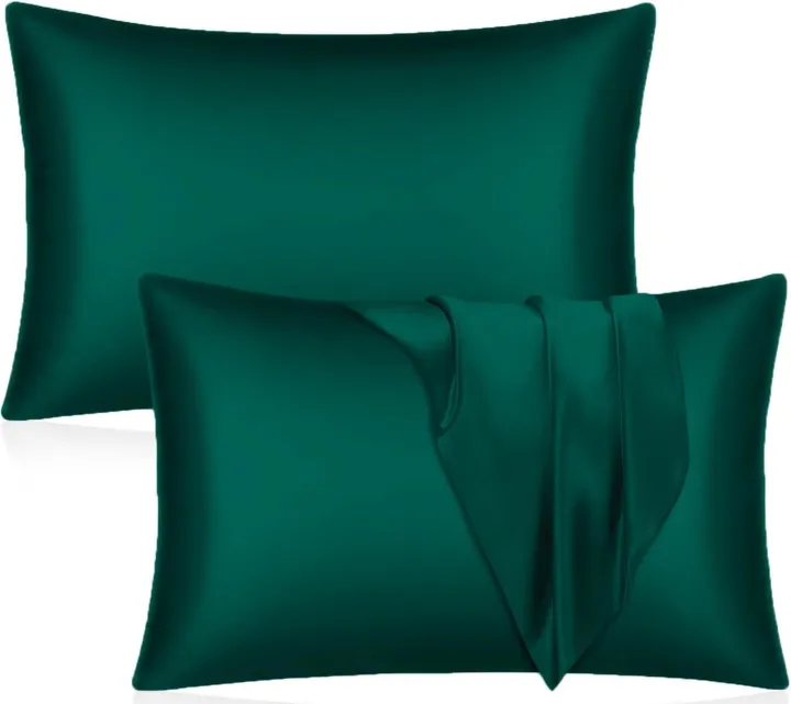 Silk%20Pillow%20Covers%20for%20Beauty%20Sleep%20%E2%80%93%20Frizz-Free%20Hair%20Overnight%20-%20Image%202