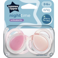 Tommee Tippee Nighttime soother, 0-6 months, 2 pack of glow in the dark soothers with reusable steriliser pod, Assorted Colours.