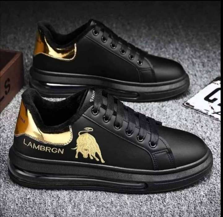 High-Quality%20Sports'%20Sneakers%20Men's%20Casual%20Shoes%20Men's%20Fashion%20Sneakers%20Flyknit%20Lightweight%20Slip-On%20Men%20-%20Image%202