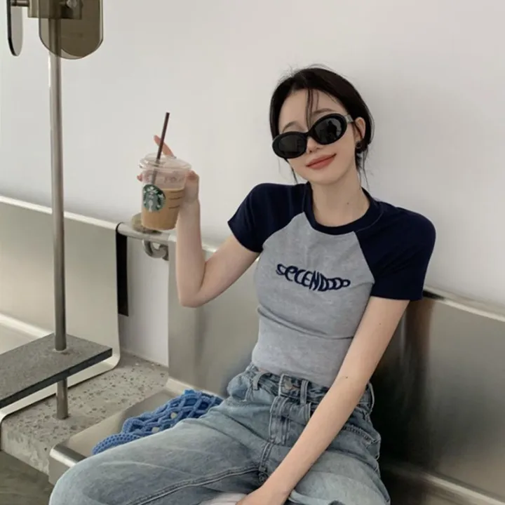 Short%20Sleeve%20T%20Women's%20Summer%20T-shirt%20ins%20Tide%202024%20New%20Style%20Short%20Western%20Style%20Tight%20Waist%20Shirt%20Thread%20Hot%20Girl%20Slim%20Top%20-%20Image%203