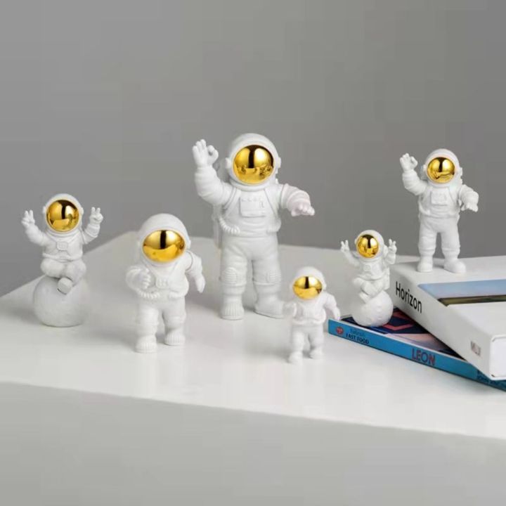 3pcs/set%20Craft%20Resin%20Astronaut%20Ornament%20Figure%20Statue%20Waterproof%20Exquisite%20Astronaut%20Decorative%20Ornament%20Creative%20Funny%20Spaceman%20Desktop%20Decor%20Modeling%20Kid%20-%20Image%205