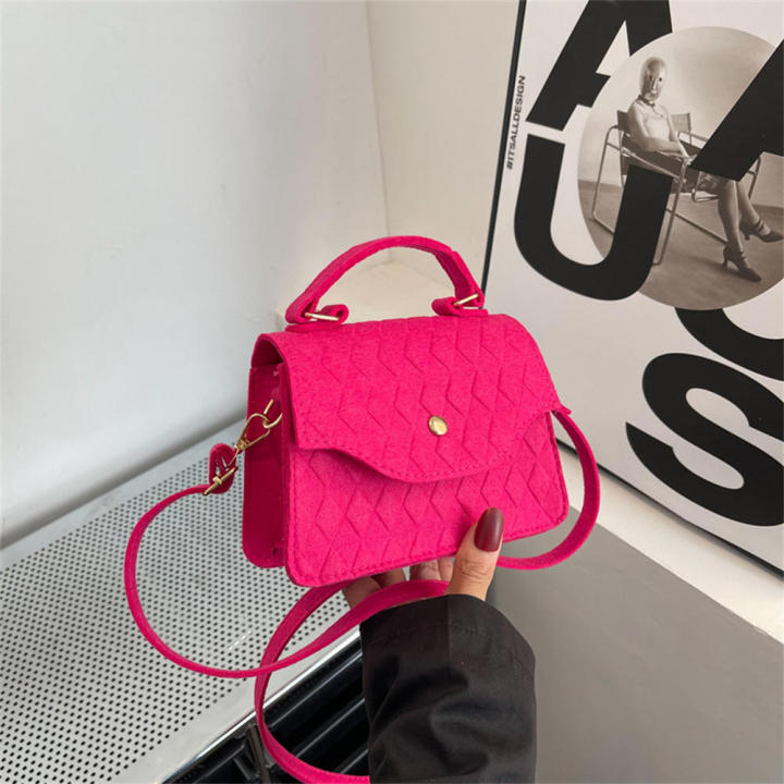 Trendy%20Felt%20handbag%20Durable%20High-quality%20material%20Felt%20material%20Bag%20Square-shaped%20Variety%20of%20colors%20Shoulder%20bag%20for%20Casual%20outings%20%20Daily%20use%20%20Fashion%20events%20%20Workwear%20%20Gift%20option%20Casual%20outings%20-%20Image%202