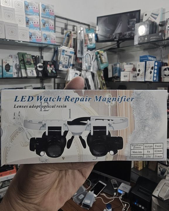 LED%20Magnifier%20With%202%20Led%20Light%20Magnifying%20Glass%20-%20Image%202