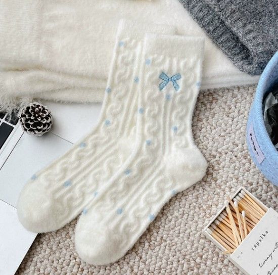 Winter%20Australian%20Velvet%20Socks%20for%20%20girls%20&%20Women%20Thickeneded%20Super%20Warm%20Blue%20Cartoon%20Bear%20Embroidered%20Bow%20Winter%20Mid-Tube%20Sleep%20Socks%20-%20Image%205