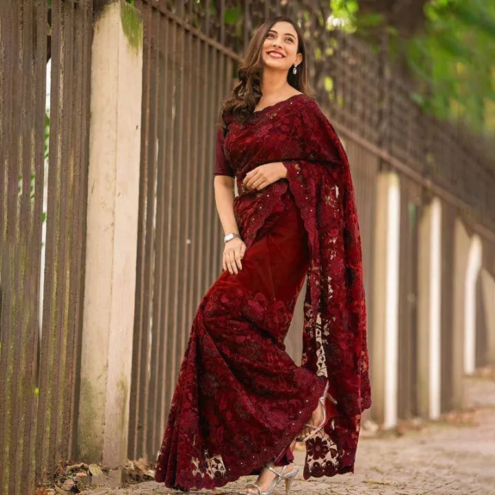 Indian%20Weightless%20Georgette%20Saree%20Black%20Color%20High%20Quality%20Embroidery%20Work%20On%20Blouse%20-%20A%20Touch%20of%20Opulence%20and%20Grace%20-%20Sari%20-%20Image%204