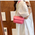 IELGY women's fashion chain one shoulder messenger small square bag. 