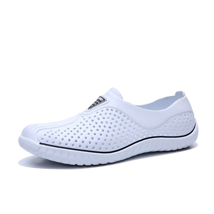 2021%20Breathable%20Summer%20Men%20Slippers%20Outdoor%20Water%20Shoes%20Hollow%20Ultra%20Light%20Beach%20Shoes%20Casual%20Men%20Sandals%20%20Black%20Garden%20Shoes%20-%20Image%204