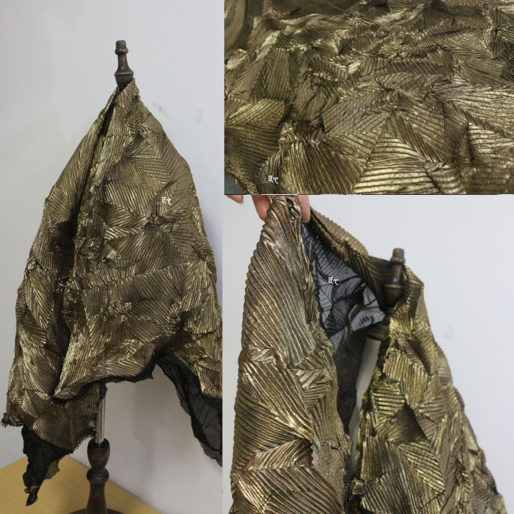 Gold%20and%20Silver%20Two-Color%20Gilding%20Creative%20Louver%20Pleat%20Three-Dimensional%20Reconstruction%20Special%20Texture%20Messy%20Pleated%20Clothing%20Cloth%20Designer%20Fabric%20-%20Image%205