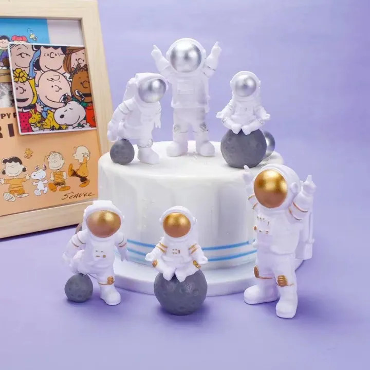 3pcs%20Astronaut%20Toy%20Figures%20Figurine%20%20Space%20Astronaut%20Prentend%20Play%20Toys%20Gifts%20for%20Birthday%20Party%20Kids%20Boys%20Species%20-%20Image%208