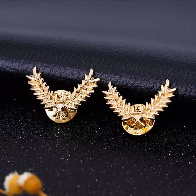 1%20Pair%20suit%20shirt%20collar%20wheat%20collar%20pin%20brooch%20-%20Image%203