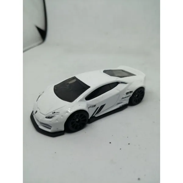 Hot%20Wheels%20Lb%20-%20Works%20Lamborghini%20Huracan%20Coupe,%20Scale%20-%201:64%20-%20Image%204