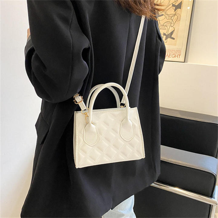 design%20Shoulder%20bag%20Minimalist%20Solid%20color%20Daily%20use%20Crossbody%20bag%20%20Fashionable%20PU%20leather%20bag%20%20for%20Travel%20Shopping%20%20Work%20%20Party%20%20College%20students%20-%20Image%206