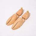 1 Pair Shoe Wood Shoes Stretcher, Wooden Adjustable Man Women Flats Pumps Boot Shaper Rack Expander Size 35-46.