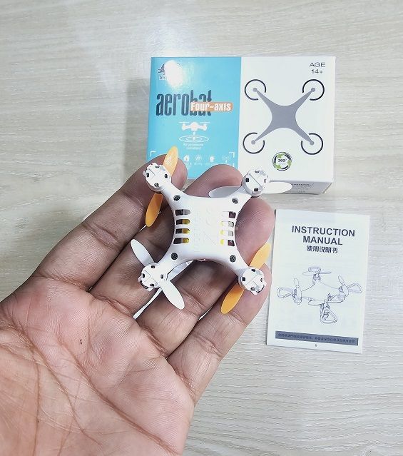 HC702%20Mini%20Drone%20Four%20Axis%20Aerobat%20360%20Degree%20With%20Remote%20Control%20-%20Image%204