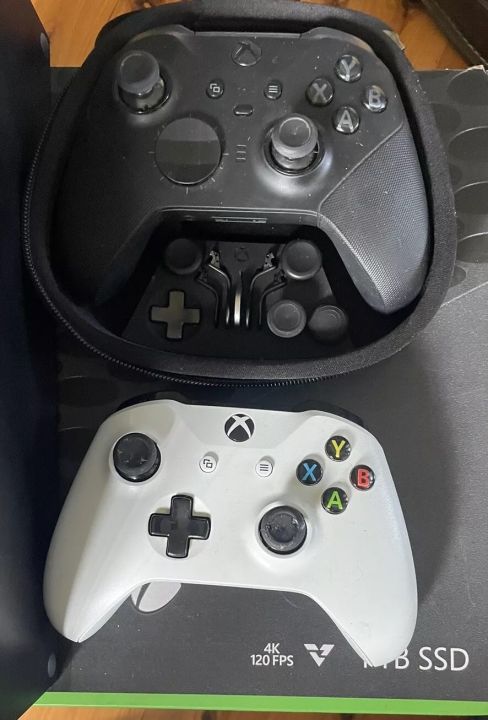 Microsoft%20Xbox%20Series%20X%201TB%20Video%20Game%20Console%20-%20Black%20-%20Image%203