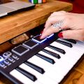 Alesis V-Mini Portable 25-Key USB-MIDI Keyboard.