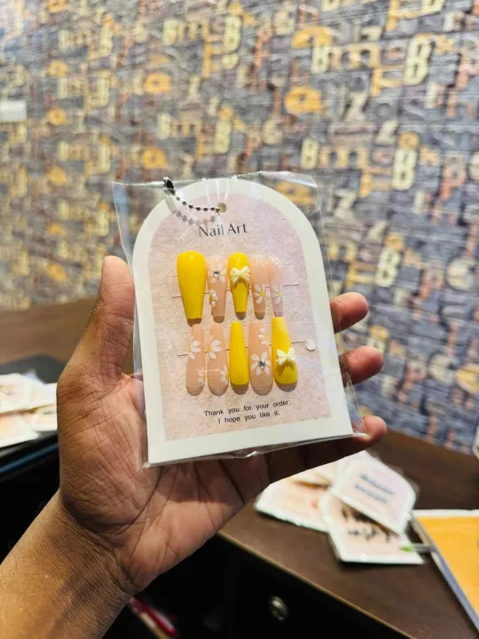 10Pcs%20Fake%20Nails%20Set%20with%20Sticker%20Glue%20-%20Trendy%20Nail%20Art%20Kit%20-%20Image%204
