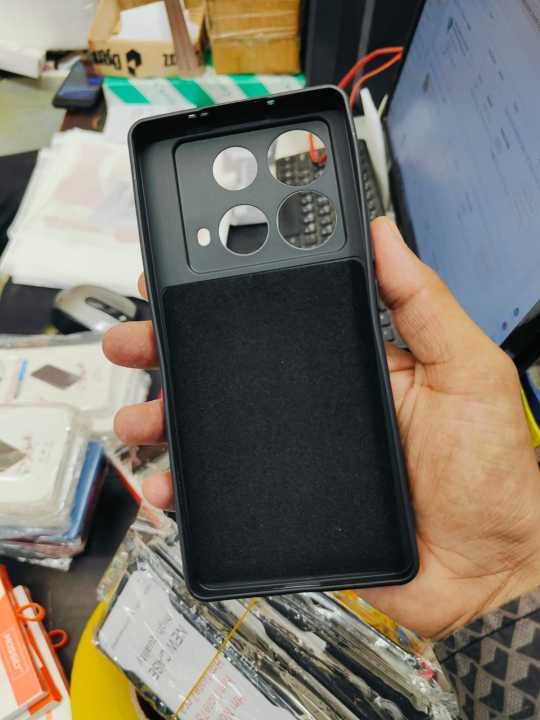 Premium%20Liquid%20Silicone%20Phone%20case%20for%20Infinix%20Note%2040%20Liquid%20Silicon%20Mobile%20Back%20Case%20Soft%20Silicone%20Phone%20Cover%20-%20Image%203