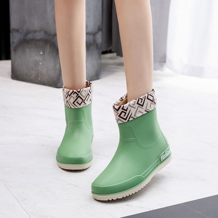 Japanese%20Rain%20Boots%20Women's%20Fashion%20Wear-Resistant%20Rain%20Boots%20Short%20Tube%20Mid-Calf%20Waterproof%20Non-Slip%20Kitchen%20Work%20Rubber%20Shoes%20Shoe%20Cover%20-%20Image%207