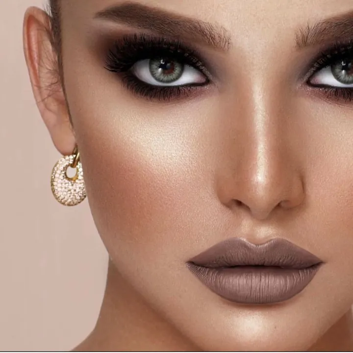 Bella%20Gray%20Green%20Diamond%20Color%20Contact%20Lens%20with%20kit%20box.%20Bella%20Diamond%20Series.%20#g.r.a.y.green%20-%20Image%203