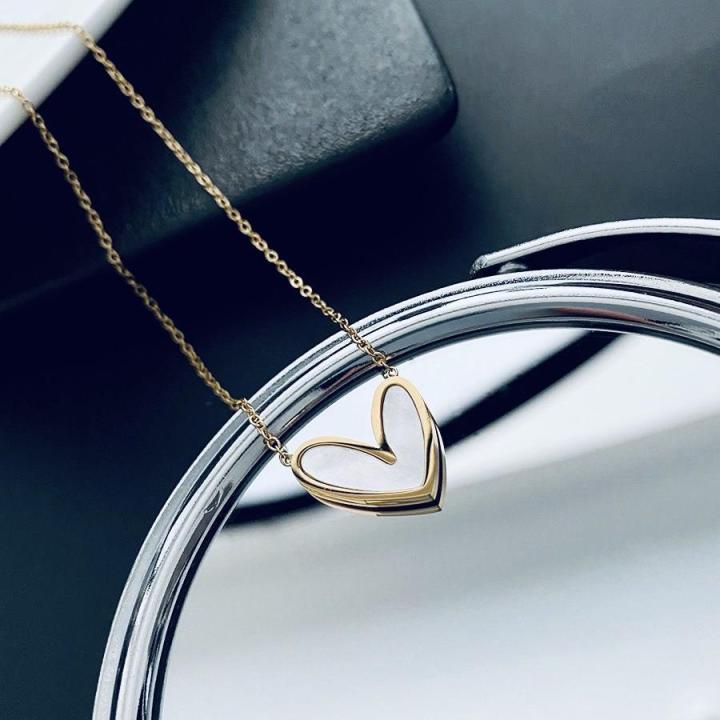 Summer%20titanium%20steel%20love%20pendant%20necklace%202022%20new%20women's%20niche%20design%20sense%20light%20luxury%20clavicle%20chain%20simple%20necklace%20-%20Image%202