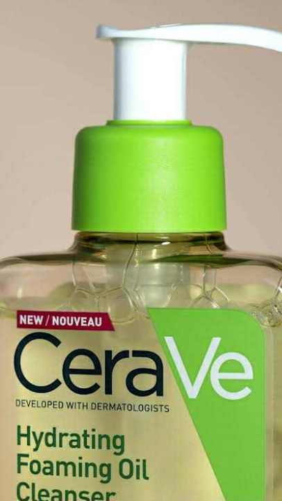 CeraVe%20Hydrating%20Foaming%20Oil%20Cleanser%20236ml%20-%20Image%208
