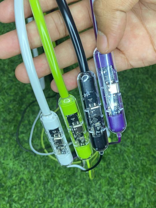 UiiSii%20R-05%20Transparent%20neckband%2050%20Hours%20Music%20playback%20-%20Image%207
