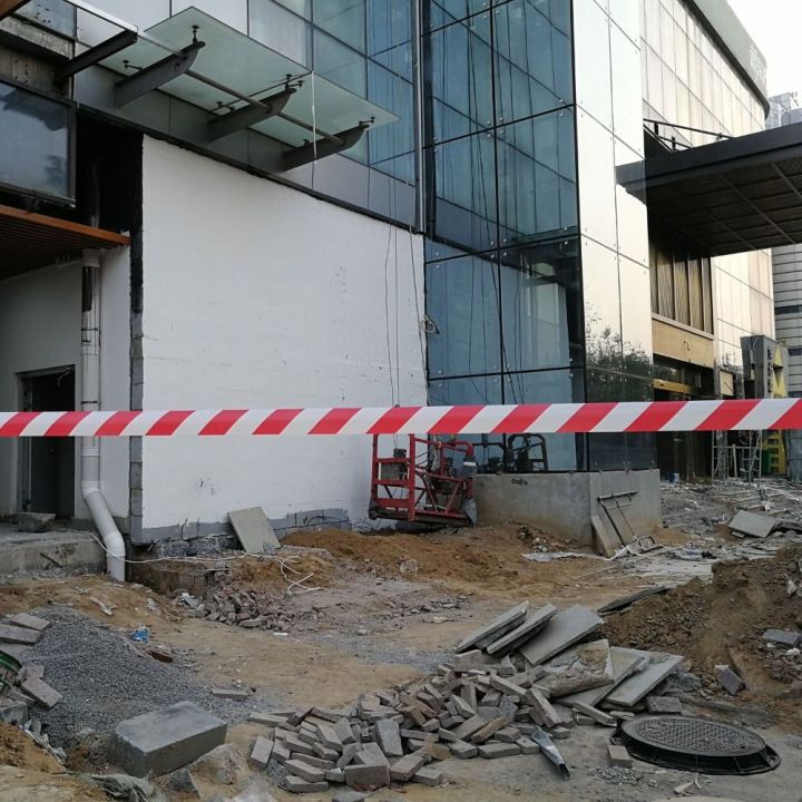Visibility%20for%20Outdoor%20Construction%20Barrier%20Tape%20Non-Adhesive%20Red%20White%20Barricade%20Tape%20Caution%20Tape%20Safety%20Warning%20Tape%20-%20Image%204