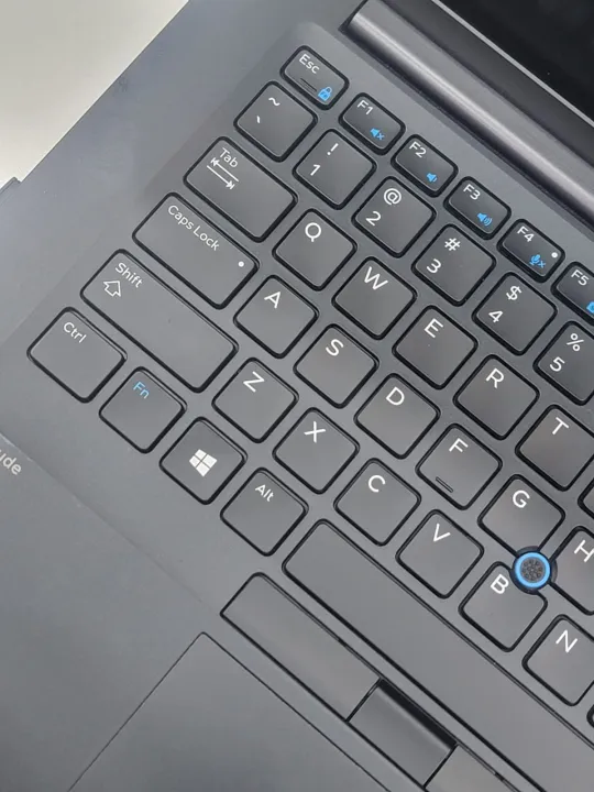 Dell%20Latitude%207480,%20Core%20i5%206th%20Gen,%2014"%20FHD%20Display-8GB%20Ram,%20256GB%20SSD%20Black%20Used%20Laptop%20-%20Image%203